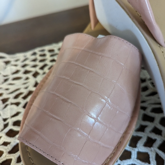 Kenneth Cole Reaction Sandals - Picture 4 of 5